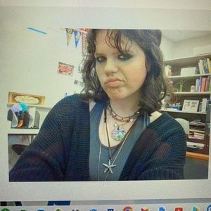 Meet your Posher, Caitlin